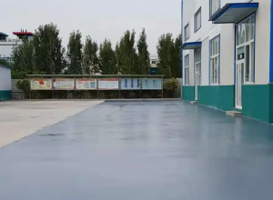 广东彩色路面喷涂翻新的材料对冬季